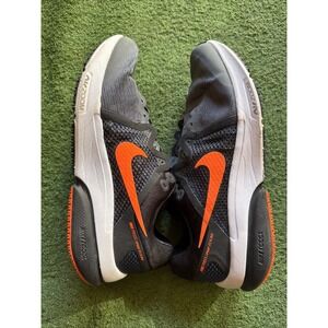 Nike React Air Zoom Prevail Sneakers Grey‎ Hyper Crimson DA1102-004 Size 10.5